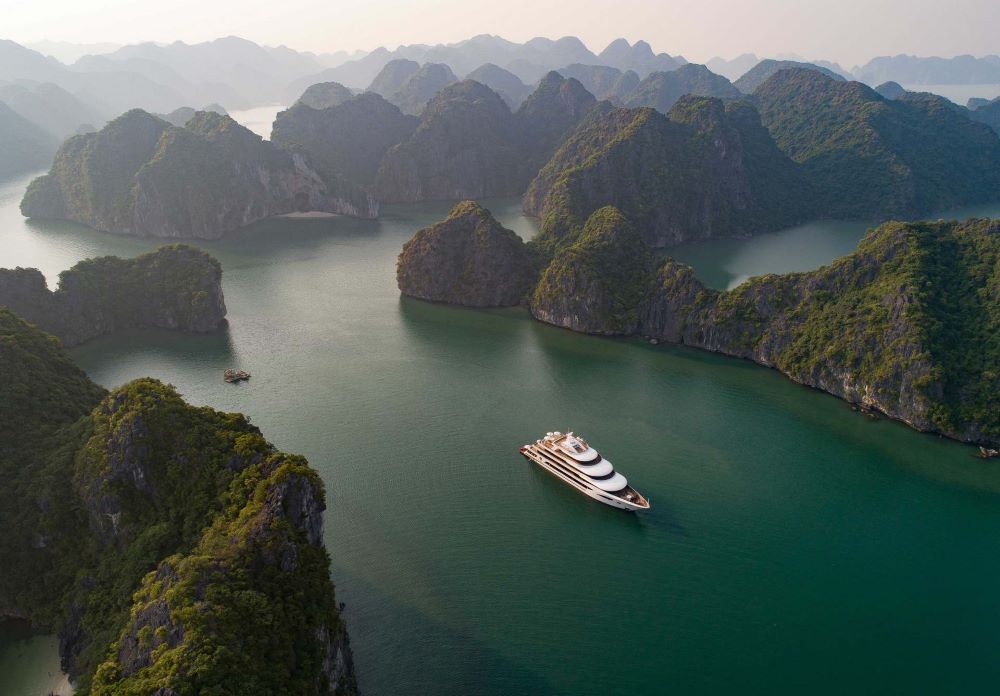 Scarlet-Pearl-Cruises-Halong-Bay-2