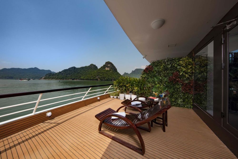 Scarlet-Pearl-Cruises-Halong-Bay-8 (1)